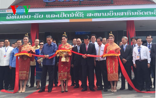 ປະທານປະເທດເຈືອງເຕີນຊາງເຂົ້າຮ່ວມພິທີເປີດສະໜາມບິນອັດຕະປື